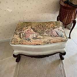 Ceviz üzeri Fransız Goblenli Çift Kat Puf