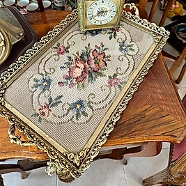 Fransız Prinç Petit Point Tepsi ve Saat Takımı